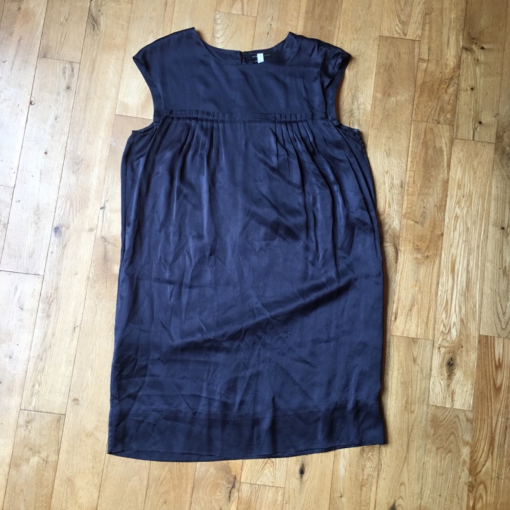 BCBG silky navy blue shift dress WITH POCKETS
